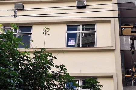 Apartamento à venda com 130m², 3 quartos e 1 vaga Apartamento à venda com 130m², 3 quartos e 1 vagaPlaca