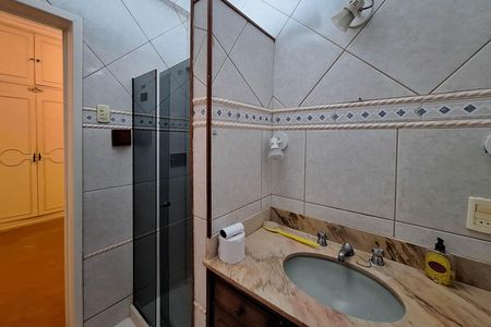 Apartamento à venda com 130m², 3 quartos e 1 vaga Apartamento à venda com 130m², 3 quartos e 1 vagaBanheiro da Suíte 1
