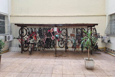 Apartamento à venda com 130m², 3 quartos e 1 vaga Apartamento à venda com 130m², 3 quartos e 1 vagaÁrea comum