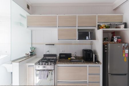 Cozinha de apartamento para alugar com 2 quartos, 60m² em Loteamento Mogilar, Mogi das Cruzes