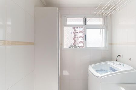 Área de Serviço de apartamento para alugar com 2 quartos, 60m² em Loteamento Mogilar, Mogi das Cruzes