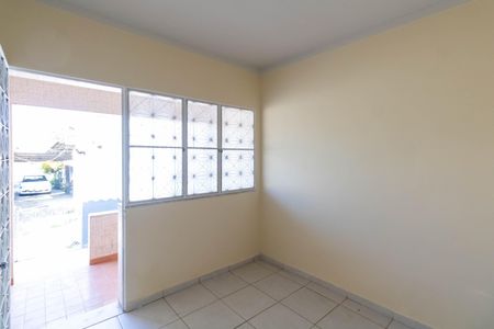 Casa para alugar com 70m², 2 quartos e 1 vaga Casa para alugar com 70m², 2 quartos e 1 vagaSala