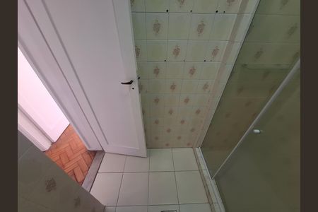 Banheiro  de apartamento para alugar com 1 quarto, 42m² em Catete, Rio de Janeiro