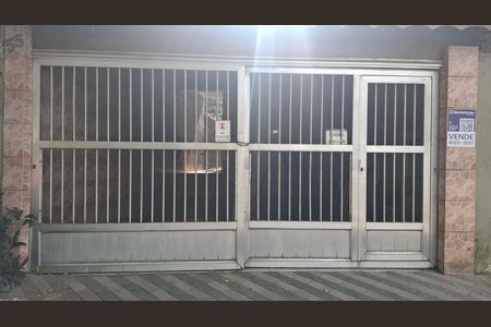Fachada de casa à venda com 3 quartos, 250m² em Vila Assunção, Santo André