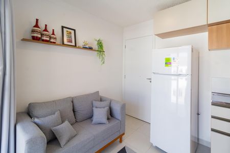 Sala de apartamento para alugar com 2 quartos, 32m² em Parque Industrial Tomas Edson, São Paulo