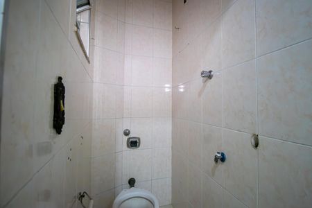 Apartamento à venda com 63m², 2 quartos e sem vaga Apartamento à venda com 63m², 2 quartos e sem vagaBanheiro de serviço