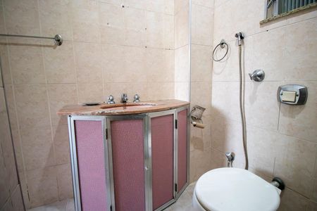 Apartamento à venda com 63m², 2 quartos e sem vaga Apartamento à venda com 63m², 2 quartos e sem vagaBanheiro