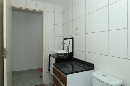 Banheiro de apartamento para alugar com 2 quartos, 49m² em Vila Nova Curuca, São Paulo