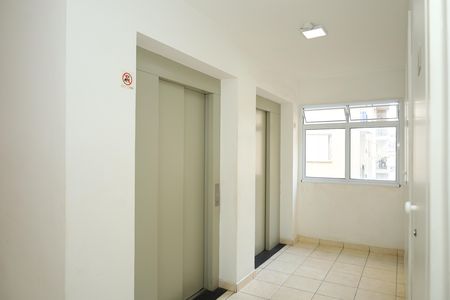 Área comum - Saguão do andar de apartamento para alugar com 2 quartos, 49m² em Vila Nova Curuca, São Paulo