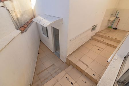 Área de serviço de casa para alugar com 1 quarto, 45m² em Jardim Itacolomi, São Paulo