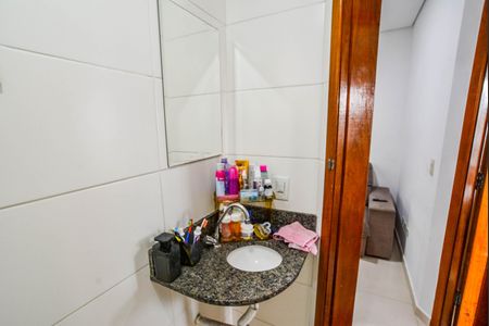 Banheiro de apartamento para alugar com 2 quartos, 44m² em Jardim Santo Antônio, Santo André