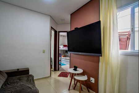 Sala de apartamento para alugar com 2 quartos, 44m² em Jardim Santo Antônio, Santo André