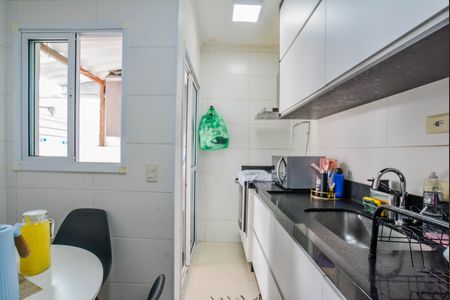 Cozinha de apartamento para alugar com 2 quartos, 44m² em Jardim Santo Antônio, Santo André