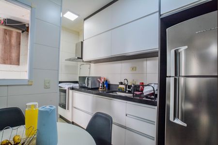 Cozinha de apartamento para alugar com 2 quartos, 44m² em Jardim Santo Antônio, Santo André