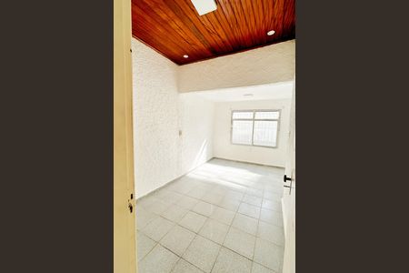 Quarto 1  de casa de condomínio para alugar com 2 quartos, 70m² em Jardim Mariléa, Rio das Ostras