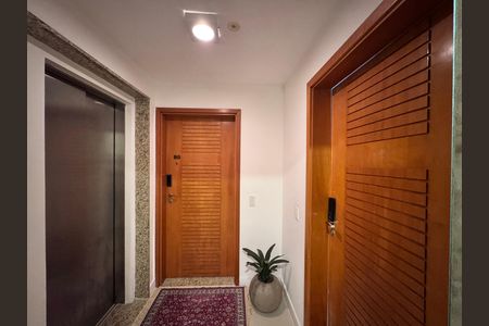 Apartamento para alugar com 262m², 3 quartos e 2 vagasHall Entrada