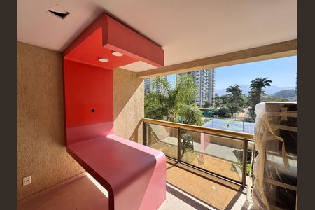 Apartamento para alugar com 262m², 3 quartos e 2 vagasVaranda