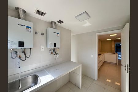 Apartamento para alugar com 262m², 3 quartos e 2 vagasÁrea de Serviço