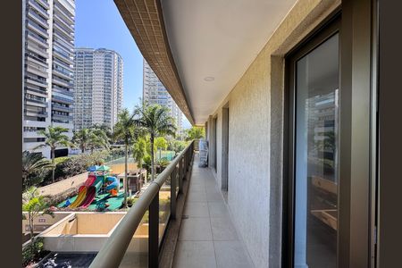 Apartamento para alugar com 262m², 3 quartos e 2 vagasVaranda