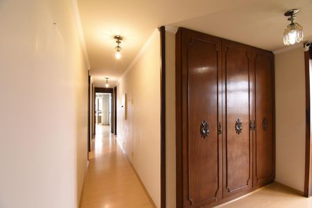 Apartamento à venda com 255m², 3 quartos e 2 vagasCorredor