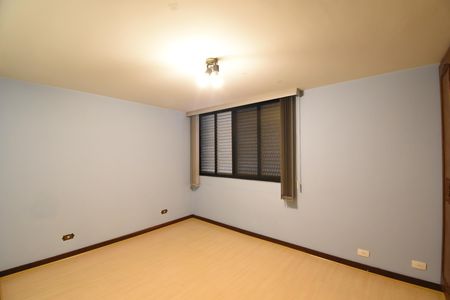 Apartamento à venda com 255m², 3 quartos e 2 vagasQuarto 2