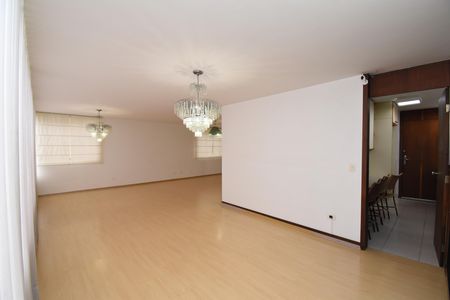 Apartamento à venda com 255m², 3 quartos e 2 vagasSala