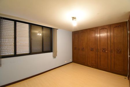 Apartamento à venda com 255m², 3 quartos e 2 vagasQuarto 2