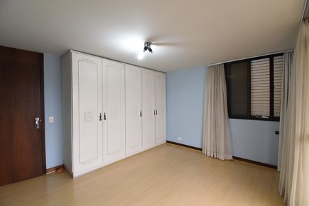 Apartamento à venda com 255m², 3 quartos e 2 vagasQuarto 3