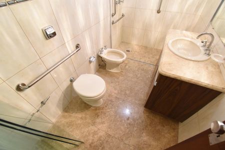 Banheiro da Suíte de apartamento à venda com 3 quartos, 255m² em Batel, Curitiba