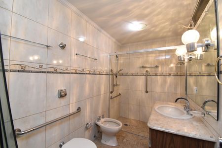 Apartamento à venda com 255m², 3 quartos e 2 vagasBanheiro da Suíte