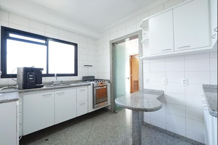 Apartamento para alugar com 100m², 3 quartos e 2 vagasCozinha
