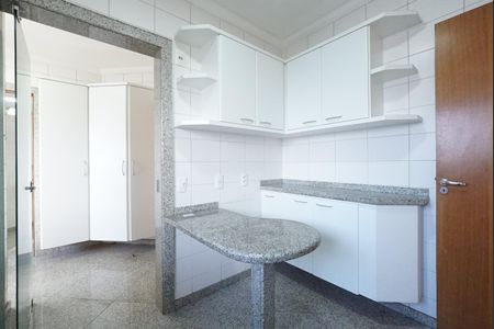 Apartamento para alugar com 100m², 3 quartos e 2 vagasCozinha