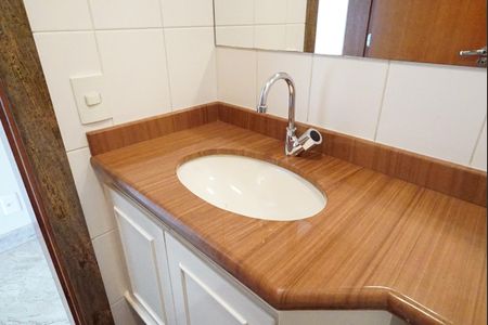 Apartamento para alugar com 100m², 3 quartos e 2 vagasLavabo