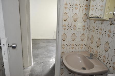 Apartamento à venda com 52m², 2 quartos e sem vagaBanheiro social