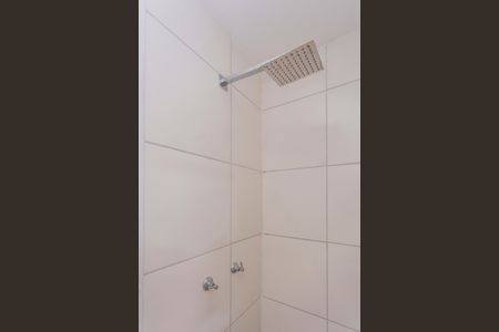 Banheiro de apartamento à venda com 2 quartos, 56m² em Usina Piratininga, São Paulo