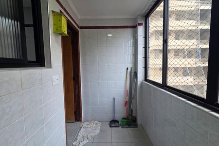 Área de Serviço de apartamento para alugar com 2 quartos, 85m² em Guilhermina, Praia Grande