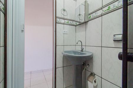 Banheiro de casa para alugar com 1 quarto, 50m² em Chácara Maria Aparecida, Mauá