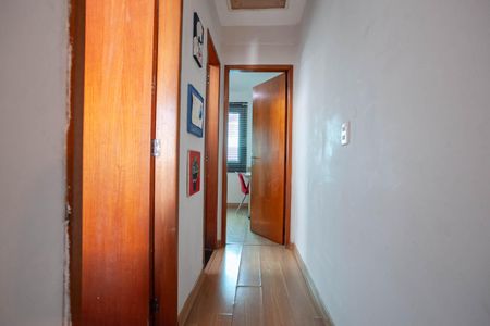 Casa de condomínio à venda com 68m², 2 quartos e 1 vagaCorredor