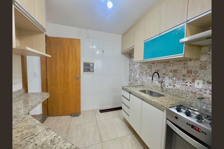 Cozinha de apartamento para alugar com 3 quartos, 57m² em Jardim Santa Clara, Guarulhos