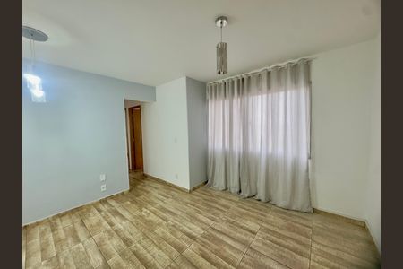 Sala de apartamento para alugar com 3 quartos, 57m² em Jardim Santa Clara, Guarulhos