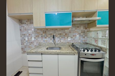 Cozinha de apartamento para alugar com 3 quartos, 57m² em Jardim Santa Clara, Guarulhos