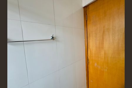 Banheiro de apartamento para alugar com 3 quartos, 57m² em Jardim Santa Clara, Guarulhos