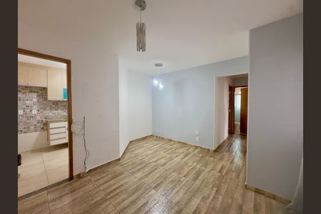 Sala de apartamento para alugar com 3 quartos, 57m² em Jardim Santa Clara, Guarulhos