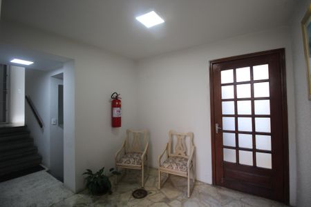 Hall social de apartamento à venda com 1 quarto, 42m² em Jardim Botânico, Porto Alegre