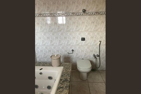 Casa para alugar com 277m², 5 quartos e 4 vagas Casa para alugar com 277m², 5 quartos e 4 vagasBanheiro
