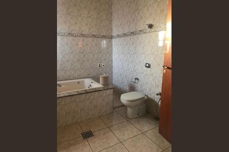 Banheiro de casa para alugar com 5 quartos, 277m² em Jardim Anton von Zuben, Campinas