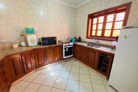 Casa para alugar com 277m², 5 quartos e 4 vagas Casa para alugar com 277m², 5 quartos e 4 vagasCozinha