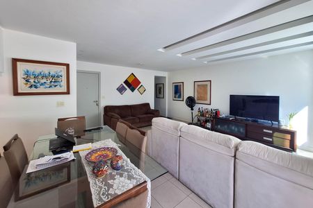 Apartamento à venda com 160m², 4 quartos e 2 vagas Apartamento à venda com 160m², 4 quartos e 2 vagasSala