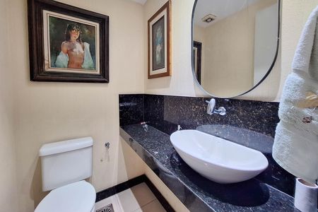 Apartamento à venda com 160m², 4 quartos e 2 vagas Apartamento à venda com 160m², 4 quartos e 2 vagasLavabo