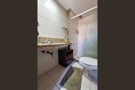 Apartamento à venda com 160m², 4 quartos e 2 vagas Apartamento à venda com 160m², 4 quartos e 2 vagasBanheiro da Suíte 1